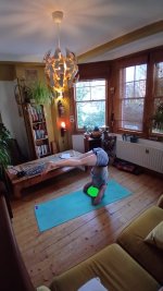 Finishing 10 Sirsasana B.jpg