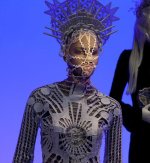 the-fashion-world-of-jean-paul-gaultier-from-the-sidewalk-to-the-catwalk5.jpg