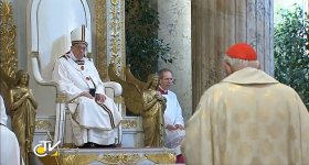 Pope+Francis+Throne+1sm.jpg