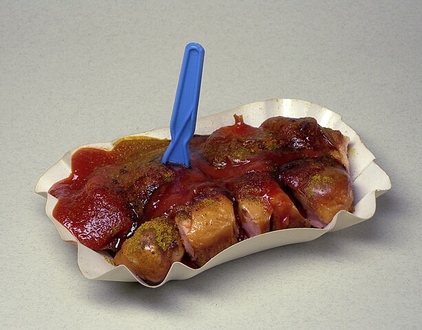 613px-Currywurst-1.jpg